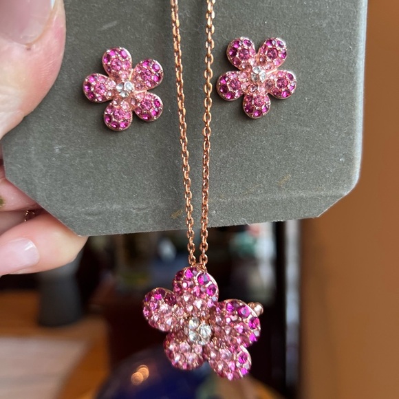Nolan Miller Vintage Pink Floral Jewelry Set - Picture 4 of 4